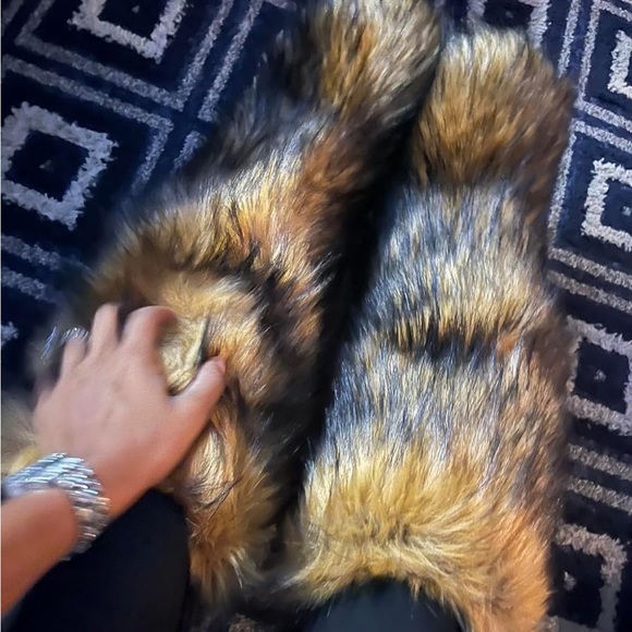 Custom made knee high fur boots all sizes available wide calf friendly - Picture 3 of 7